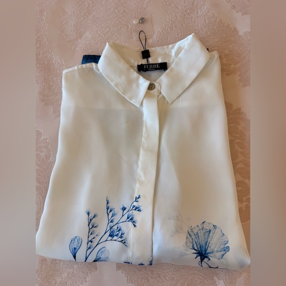 Gianfranco Ferre White and Blue Floral Blouse - Picture 10 of 10